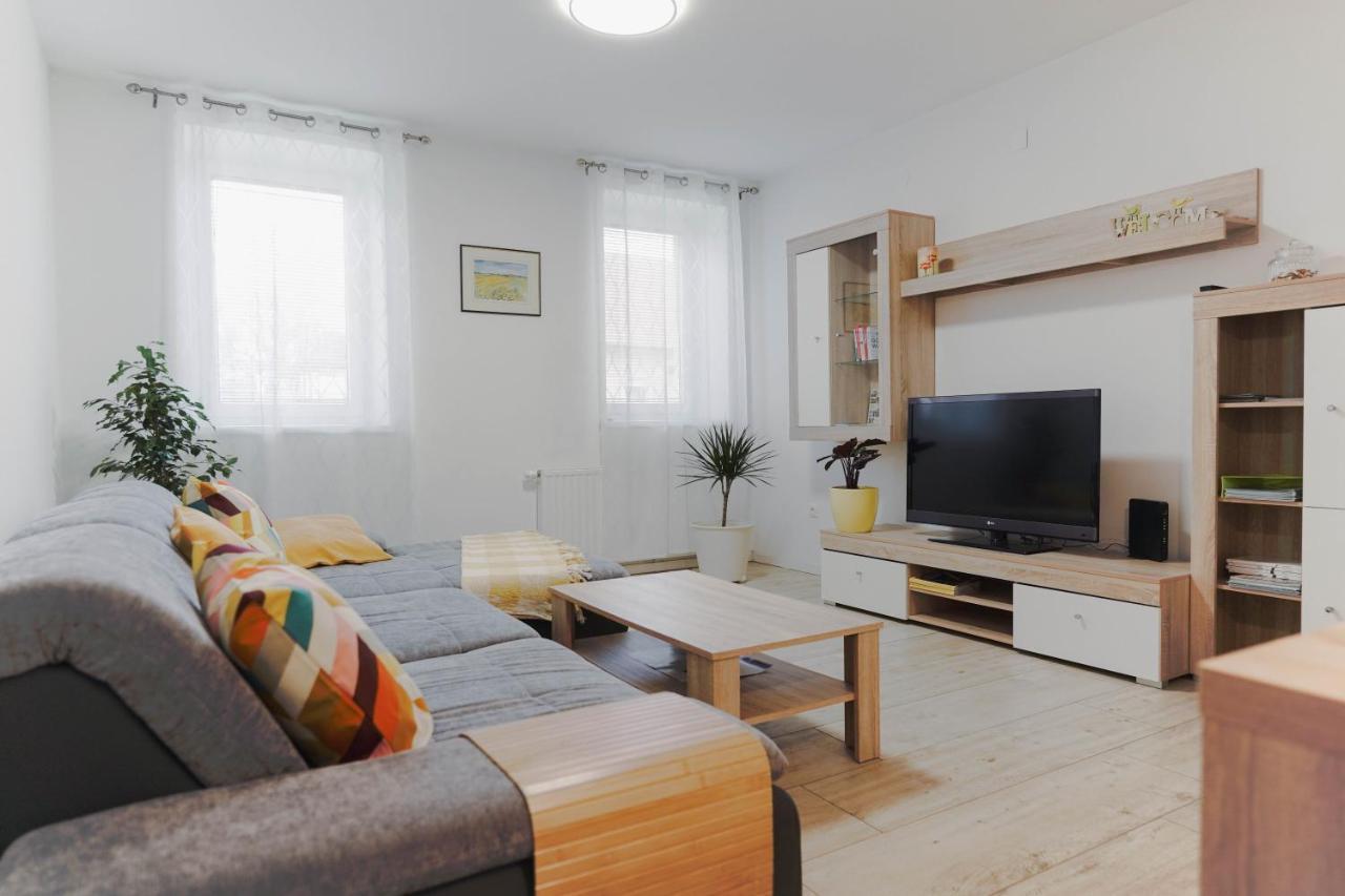 Pri Neji Apartment Postojna Bagian luar foto