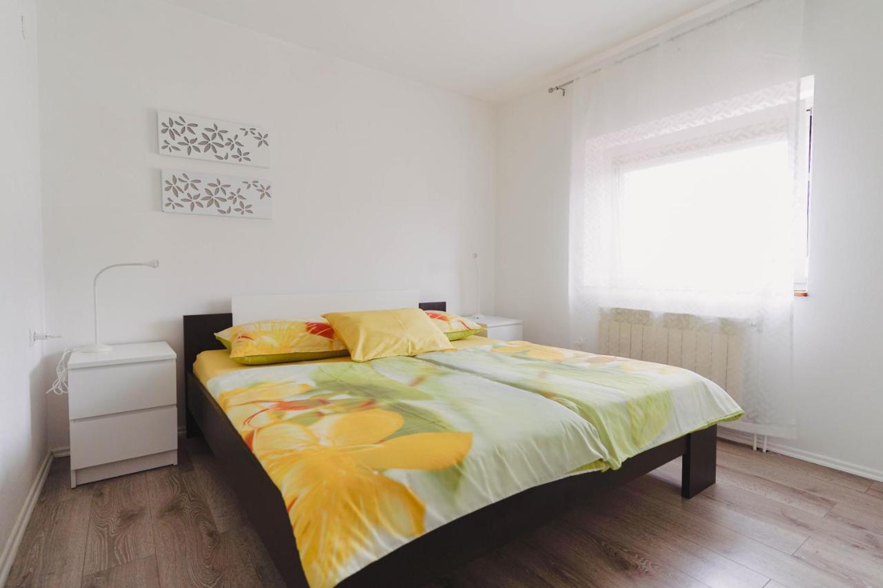 Pri Neji Apartment Postojna Bagian luar foto